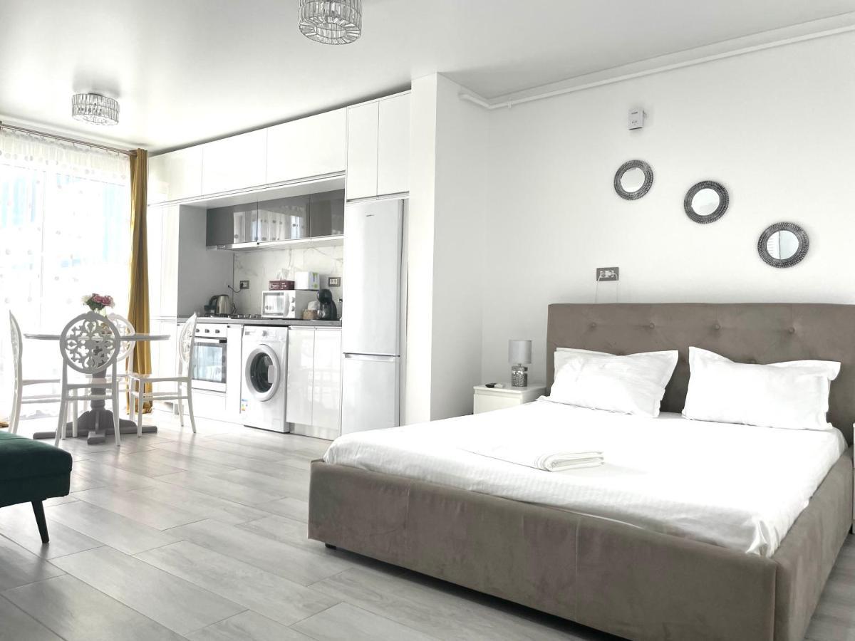 Dominic 2 Beds 1 Sofa Parking Pool Apartament By Alezzi Nord10 Apartamento Năvodari Exterior foto