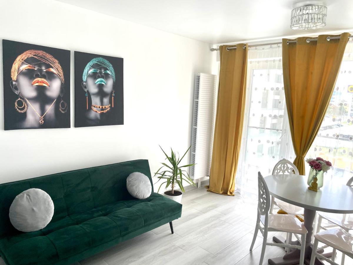 Dominic 2 Beds 1 Sofa Parking Pool Apartament By Alezzi Nord10 Apartamento Năvodari Exterior foto