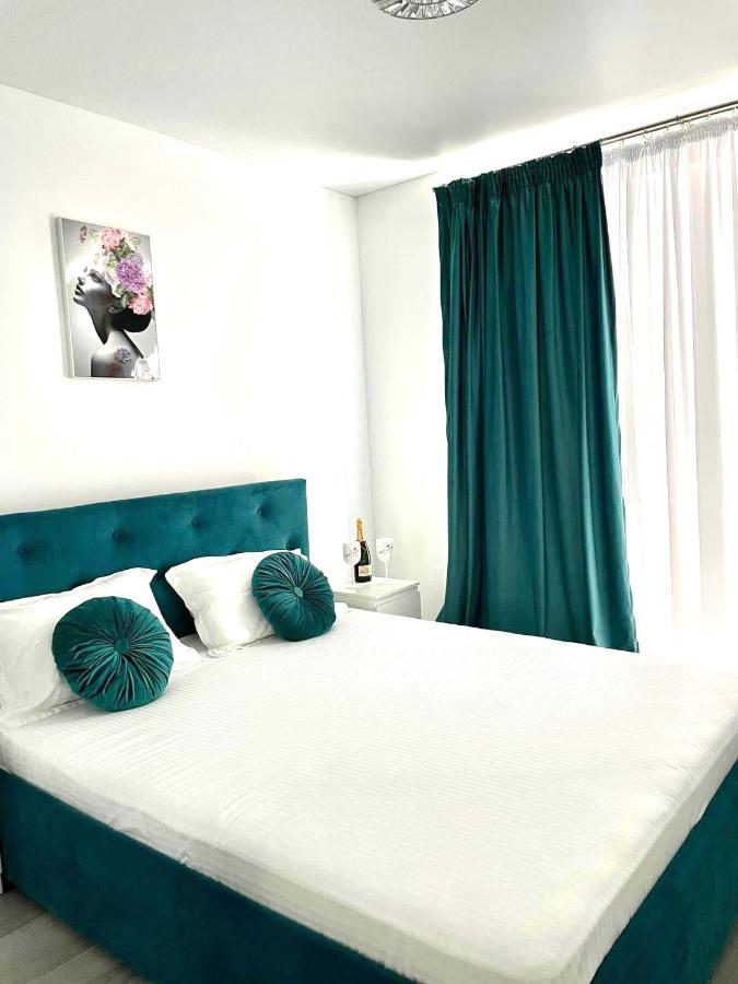 Dominic 2 Beds 1 Sofa Parking Pool Apartament By Alezzi Nord10 Apartamento Năvodari Exterior foto