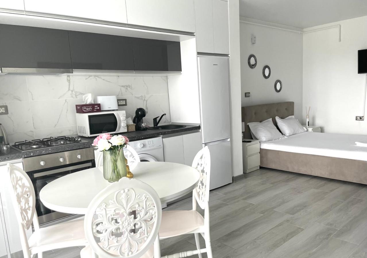 Dominic 2 Beds 1 Sofa Parking Pool Apartament By Alezzi Nord10 Apartamento Năvodari Exterior foto