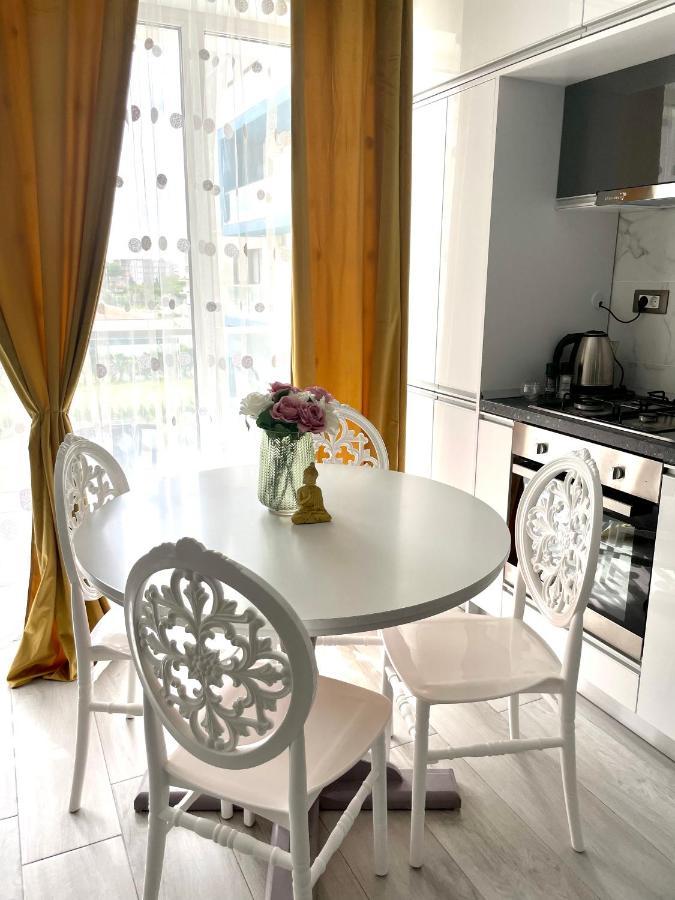 Dominic 2 Beds 1 Sofa Parking Pool Apartament By Alezzi Nord10 Apartamento Năvodari Exterior foto