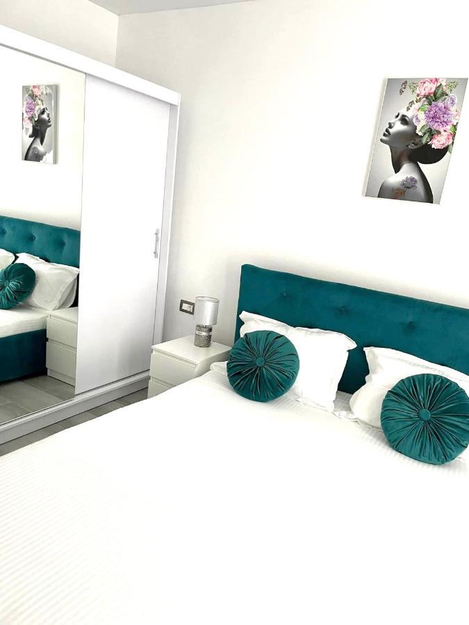 Dominic 2 Beds 1 Sofa Parking Pool Apartament By Alezzi Nord10 Apartamento Năvodari Exterior foto